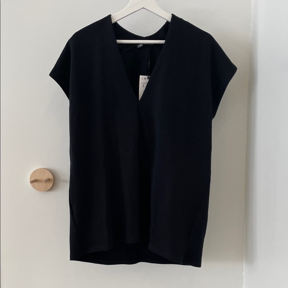 *BRAND NEW* Zara Flowy Tee